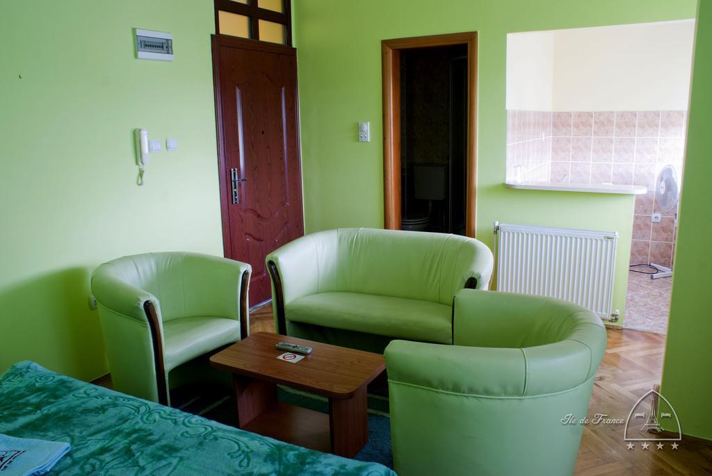 Vila Ile De France Novi Sad Room photo