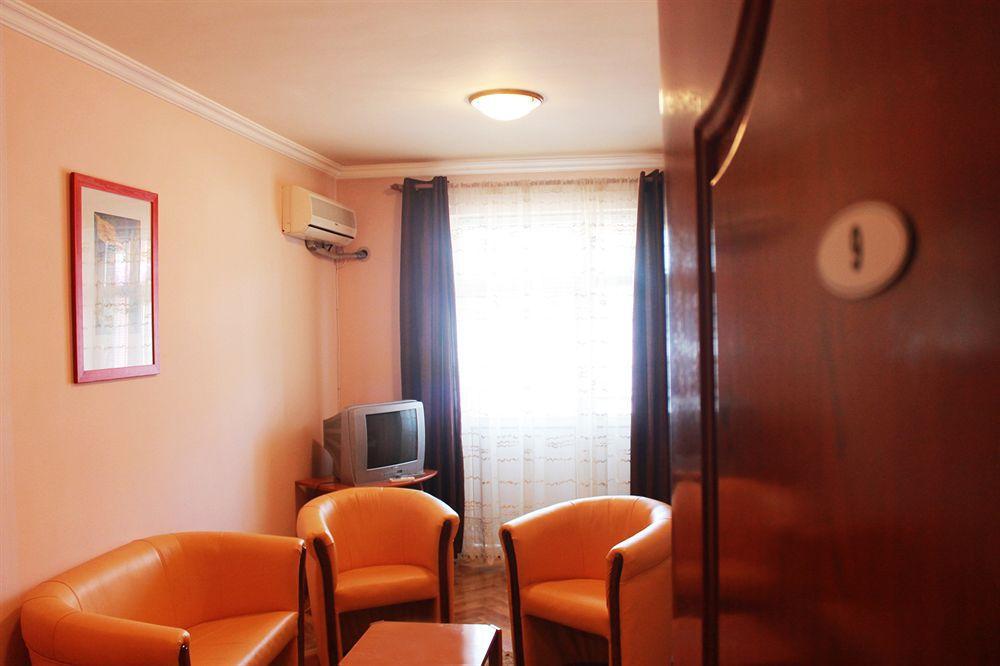 Vila Ile De France Novi Sad Exterior photo